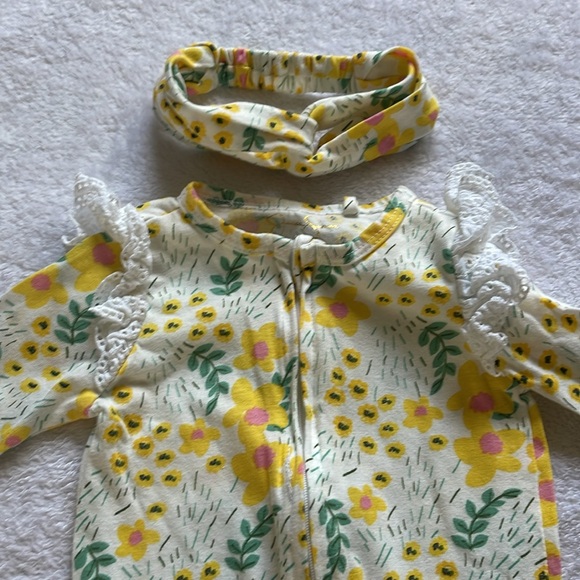 Baby Girl 9 Item Bundle: 3-6 Months, Dresses, PJs, Rompers, Bodysuits, Pants - Picture 4 of 6